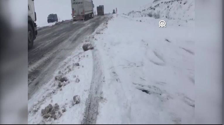 Ardahan-Posof yolunda ulaşıma kar engeli 3
